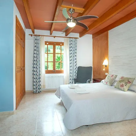 Les Oliveres Vall De Colonya By Vintage Travel Villa